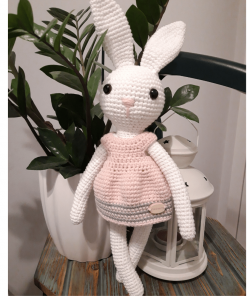 Króliczek w sukience