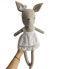 Sarenka w białej sukience