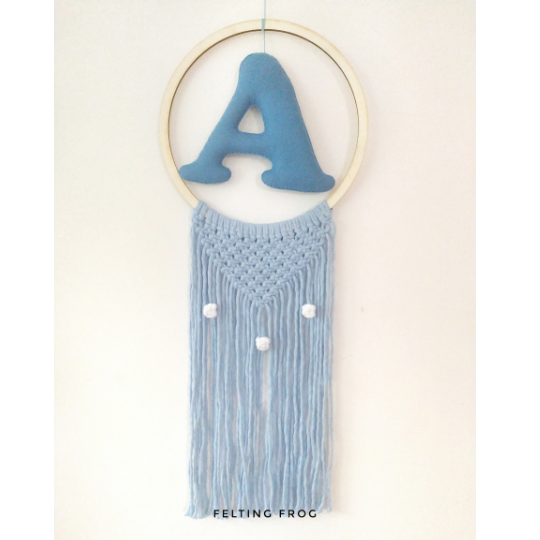 Ozdoba na ścianę z literką