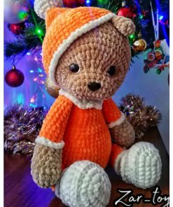 Szydełkowy miś w ubranku