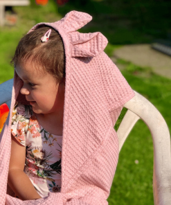 różowy ręcznik kąpielowy