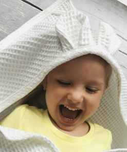 biały ręcznik kąpielowy