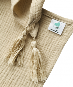 beżowy muślinowy otulacz z chwostami