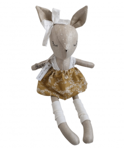 Sarenka w sukience w kwiaty