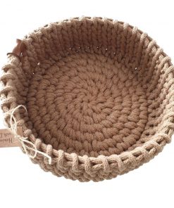 Pleciony koszyczek brązowy