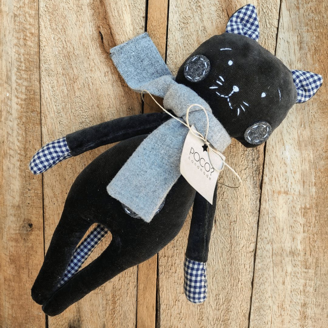 Przytulanka Welurowy Kot w kratkę | Moonio.pl